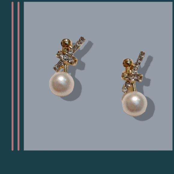 Pearl and Diamond Stud Earrings - Picture 8 of 9